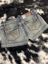 Load image into Gallery viewer, 120 - Shorts