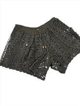 Load image into Gallery viewer, 122 - Shorts - Size M