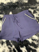 Load image into Gallery viewer, 124 - Shorts - Size XS