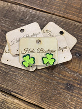 Load image into Gallery viewer, Shamrock Earrings