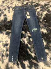 Load image into Gallery viewer, 137 - Dark Wash w/ Some Distressing - Size 26