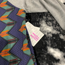 Load image into Gallery viewer, 306 - LuLaRoe - Aztec Grey Sleeve Top - Size M