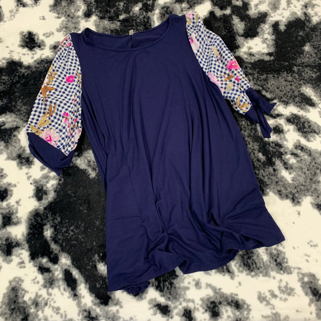 318 - Navy Top With Floral Sleeves - Size 2X