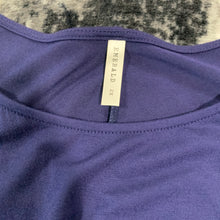 Load image into Gallery viewer, 318 - Navy Top With Floral Sleeves - Size 2X