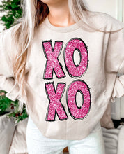 Load image into Gallery viewer, XOXO w/ PINK Glitter Print