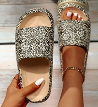 Load image into Gallery viewer, Leopard Cloud Sandal Slides