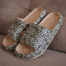 Load image into Gallery viewer, Leopard Cloud Sandal Slides